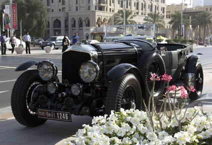 الدورة الخامسة لمهرجان الإمارات للسيارات الكلاسيكية  